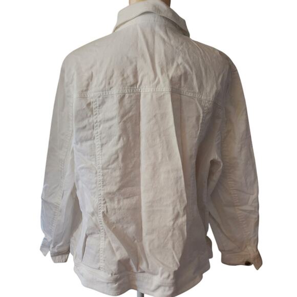 TOG Shop White Light Weight Button Down Shacket Plus Size 1X - Picture 4 of 6